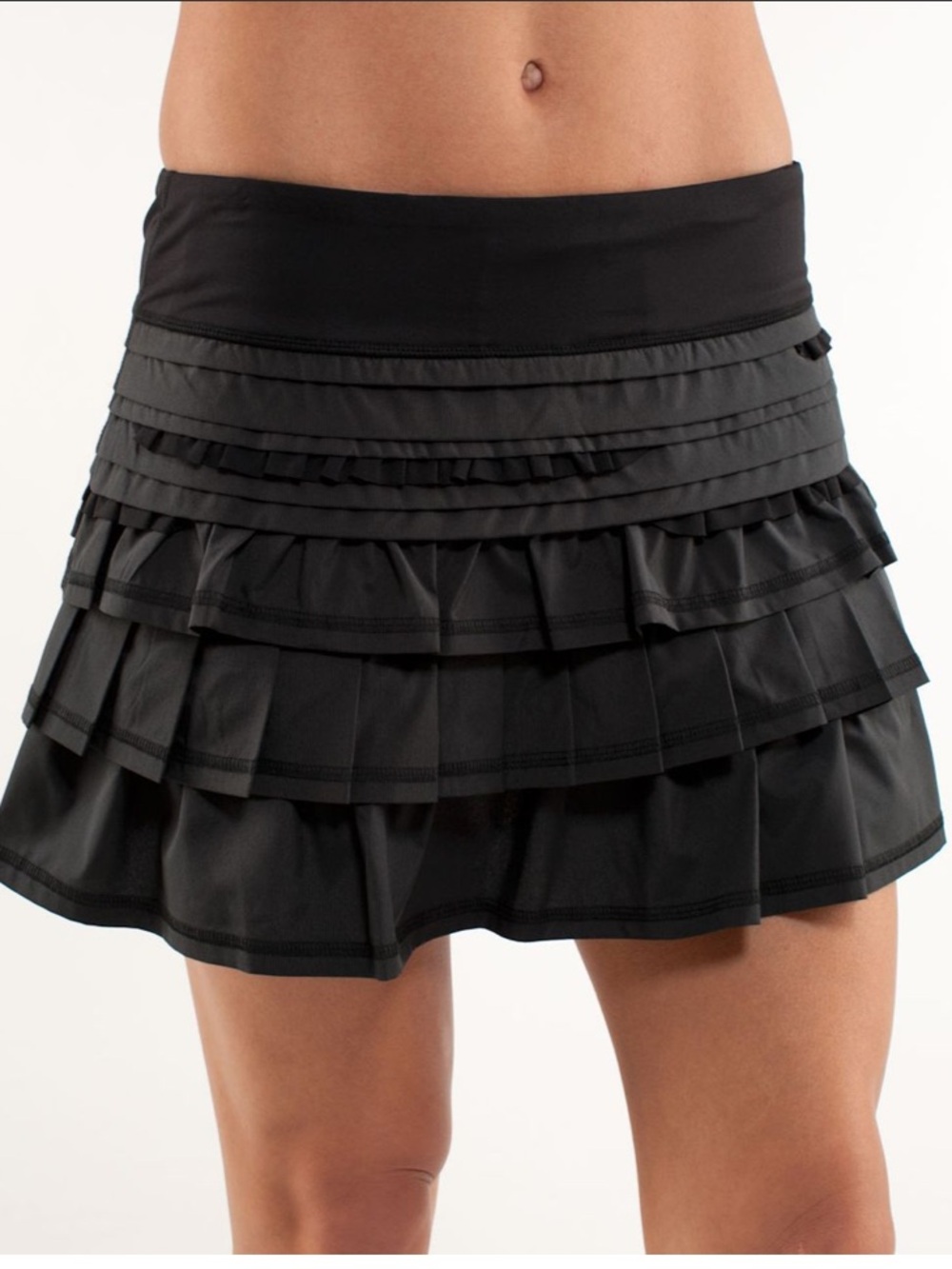 Lululemon Run: Back On Track Skirt/skort
Black RARE zip pocket black ruffed sz 6